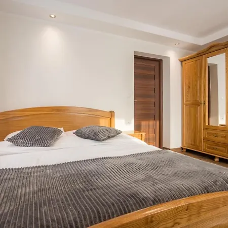 Bed & Breakfast Lesny Dwor *