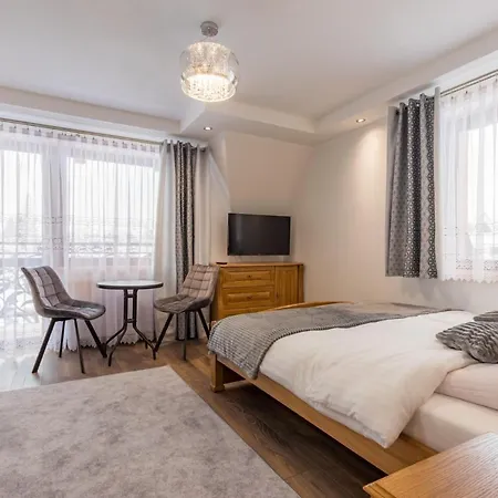 Lesny Dwor 住宿加早餐酒店 穆扎希赫尔