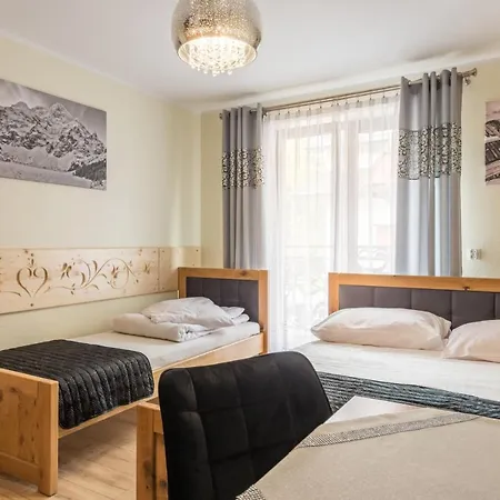 Lesny Dwor 住宿加早餐酒店 3*