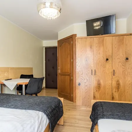 Lesny Dwor 住宿加早餐酒店 穆扎希赫尔