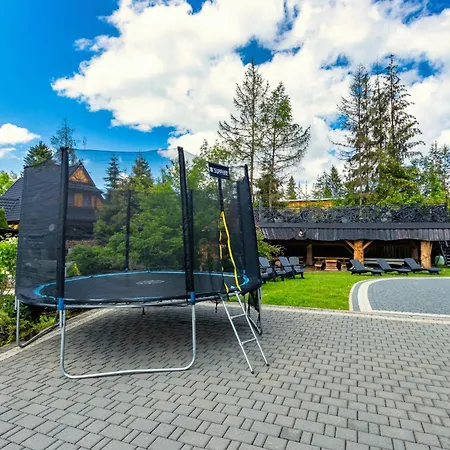 Lesny Dwor 住宿加早餐酒店 穆扎希赫尔