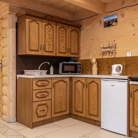 Lesny Dwor 住宿加早餐酒店 穆扎希赫尔