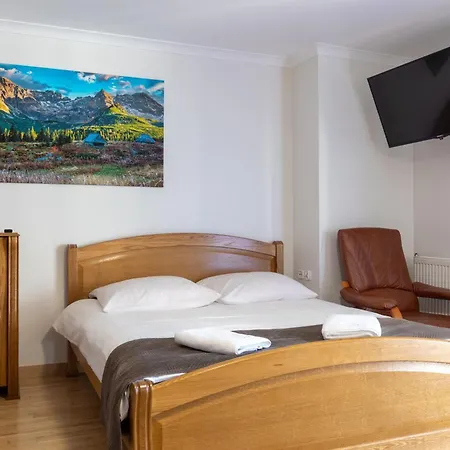 Lesny Dwor לינה וארוחת בוקר מורזאסיחלה