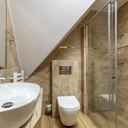 לינה וארוחת בוקר Lesny Dwor