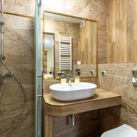 Bed and Breakfast Lesny Dwor 3*