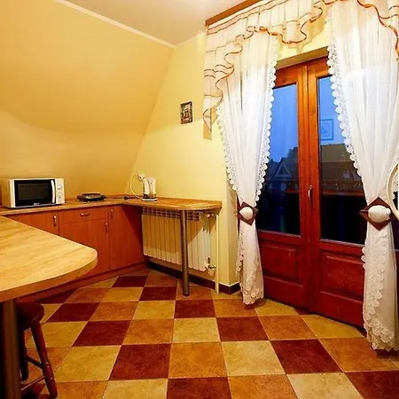 Lesny Dwor 住宿加早餐酒店 3*