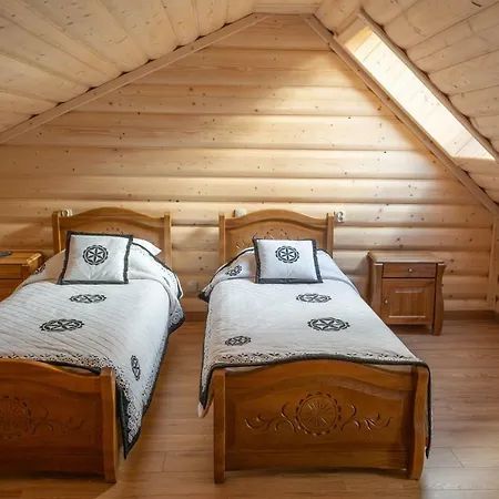 Lesny Dwor 住宿加早餐酒店 穆扎希赫尔