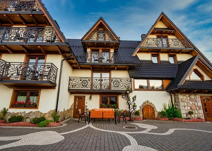 לינה וארוחת בוקר Lesny Dwor 3*