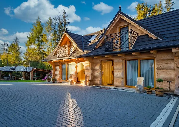 Lesny Dwor לינה וארוחת בוקר 3*