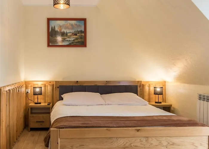 Lesny Dwor לינה וארוחת בוקר מורזאסיחלה