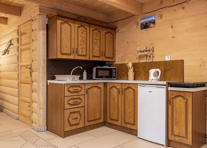 Lesny Dwor לינה וארוחת בוקר מורזאסיחלה