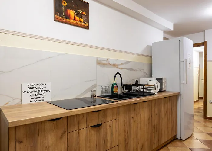 לינה וארוחת בוקר Lesny Dwor 3*