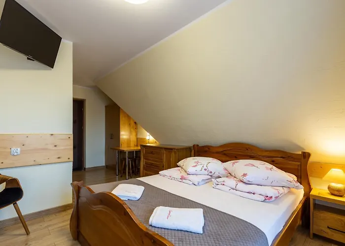 Lesny Dwor לינה וארוחת בוקר מורזאסיחלה