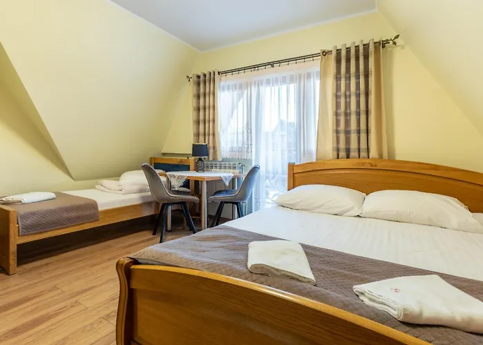 Lesny Dwor לינה וארוחת בוקר מורזאסיחלה