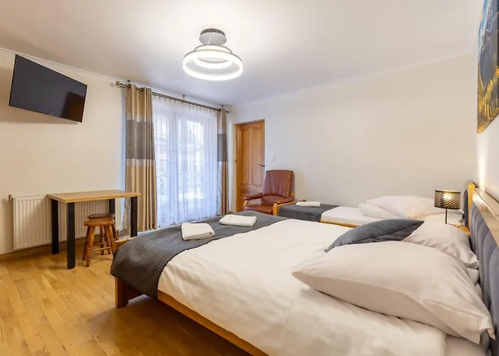 לינה וארוחת בוקר Lesny Dwor מורזאסיחלה